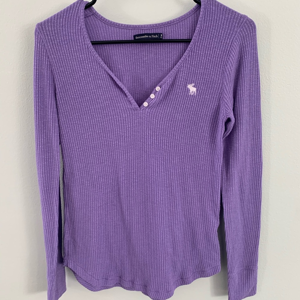 A&F long sleeve purple Henley top